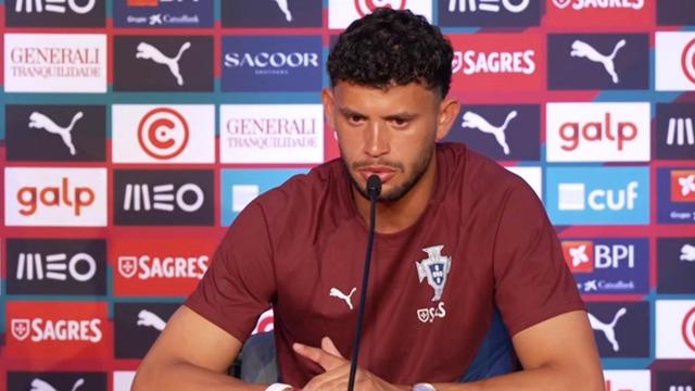Matheus Nunes reage à ausência de Rúben Dias e explica idas à praia