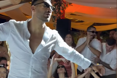 Pavlidis como nunca o viu: avançado do Benfica dá 'show' no próprio casamento