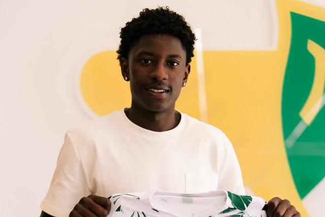 Michael Dacosta assinou até 2029 pelos cónegos - Foto: Moreirense FC