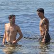 Bernardo Silva e João Cancelo foram a banhos antes da ativação matinal