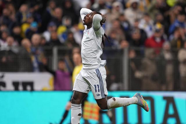 Moise Kean com a camisola de Itália
