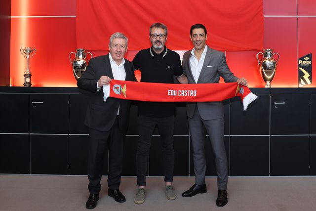 Benfica apresenta novo treinador