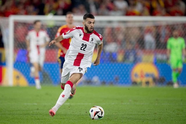 Lyon prestes a desviar Mikautadze do Mónaco