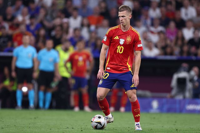 Barcelona inscreve (finalmente) Dani Olmo na La Liga