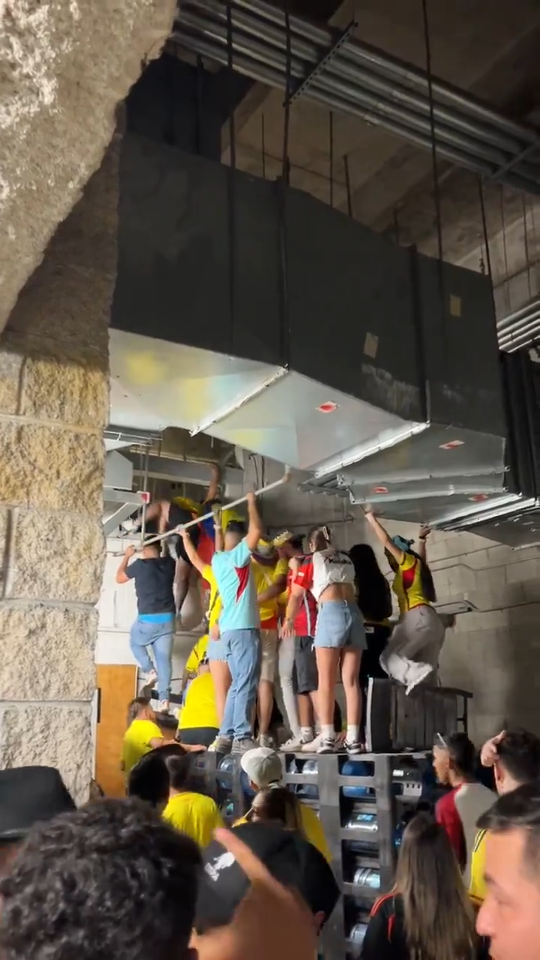 Vídeo: Colombianos invadem final da Copa América pela conduta de ventilação
