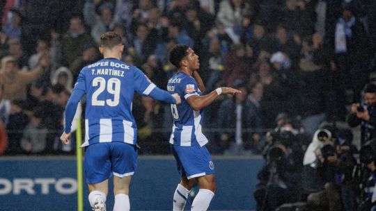 Vídeo: Danny Namaso coloca FC Porto em vantagem