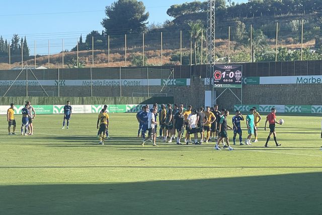 Podence expulso em jogo treino após agressão devido a insultos racistas a companheiro de equipa