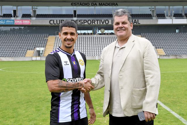 Oficial: Nacional apresenta Daniel Penha e Gustavo Garcia