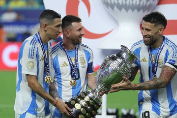 Messi tranquiliza após lesão: «Muito feliz, Di María deixa-nos com mais um troféu»