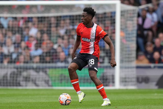 Oficial: Sevilha anuncia Sambi Lokonga