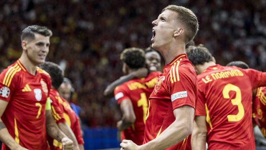 «Com licença, boas tardes»: Dani Olmo e o momento de glória na final do Euro