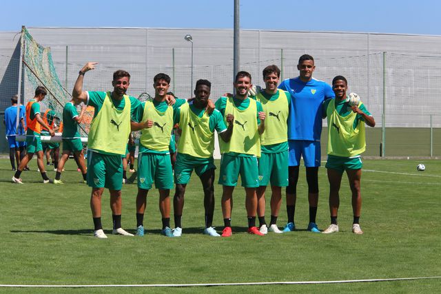 Grupo de trabalho do emblema auriverde continua a preparar o regresso do clube à elite nacional (Foto: Tondela)