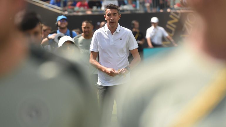 Benfica acelera no mercado por soluções para o meio e para o ataque