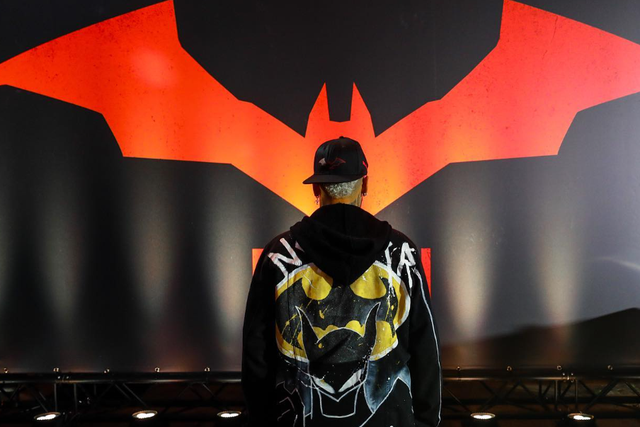 Neymar gasta €1M em réplica realista de carro do Batman... que cospe fogo (vídeo)