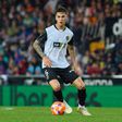 Enzo Barrenechea, ao serviço do Valência diante do Espanhol, em abril deste ano