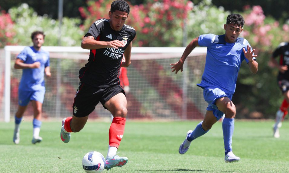 Benfica B sofre primeira derrota na pré-época frente ao 1º Dezembro Foto: Instagram Benfica Campus