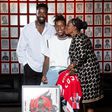 Nico Williams com o irmão Inãki e o mãe Maria (X/Athletic)