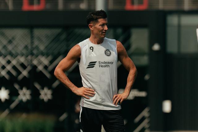 Robert Lewandowski X/Chicago Fire