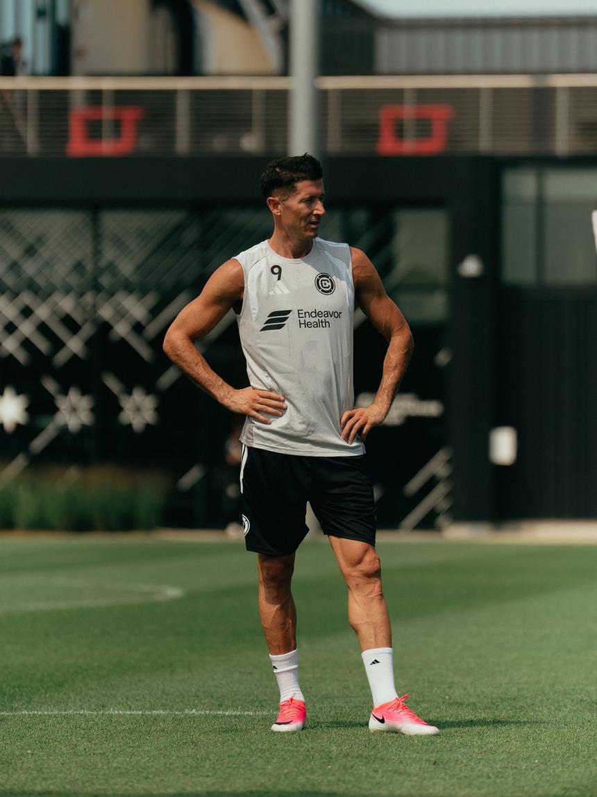Robert Lewandowski X/Chicago Fire