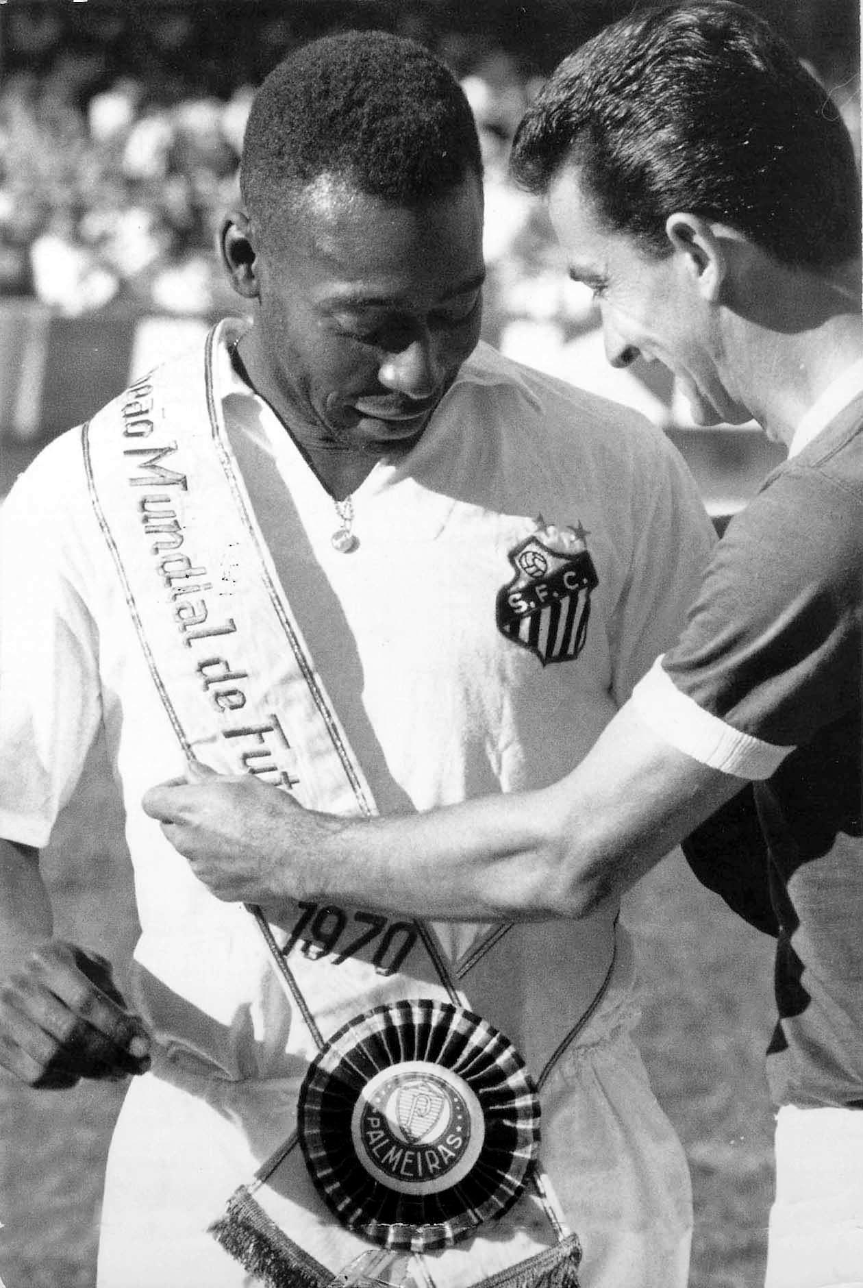 Pelé - Brasil - 17 anos e 249 dias - Foto: A BOLA