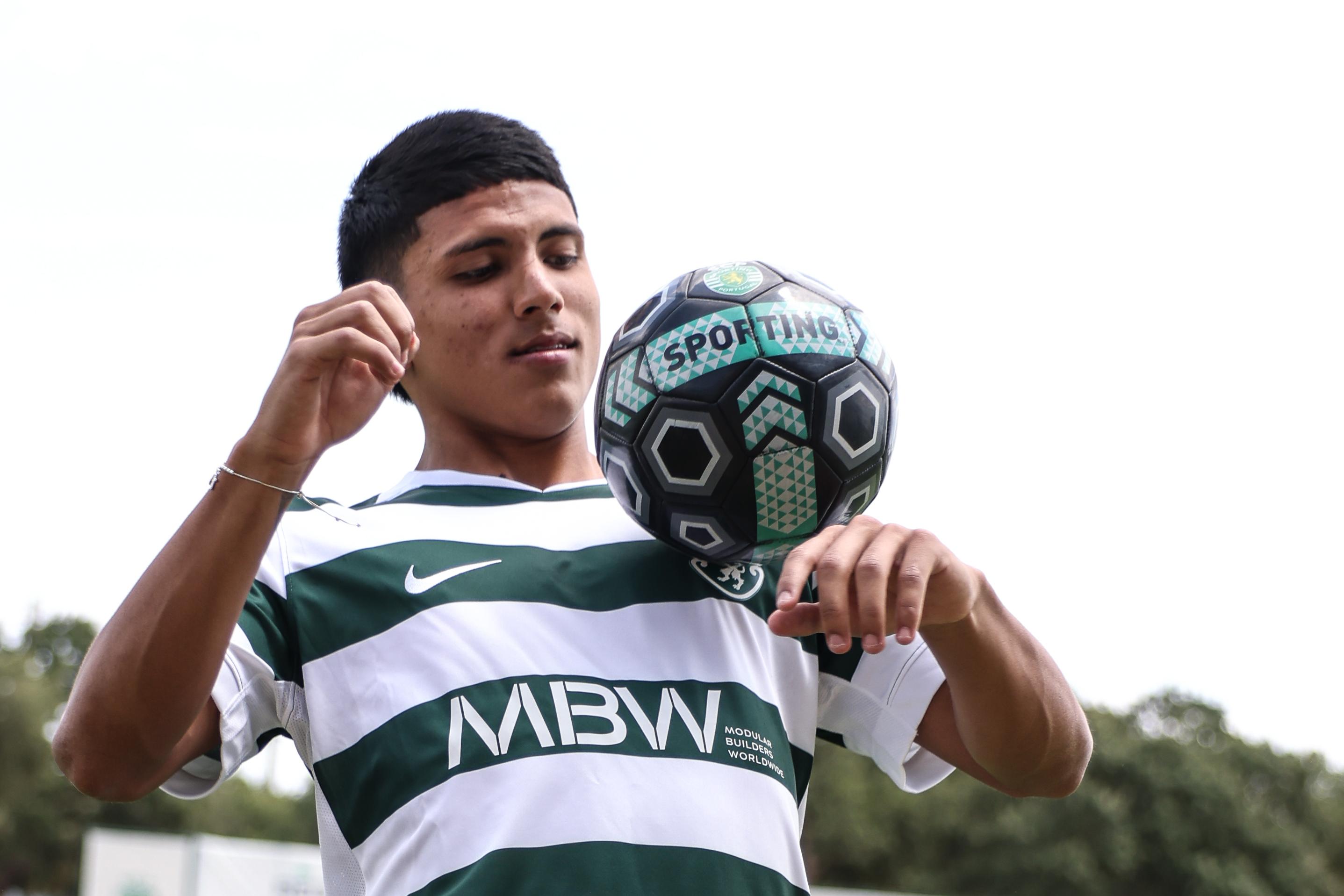 Sebastián Osorio tem 18 anos - Foto: SPORTING CP