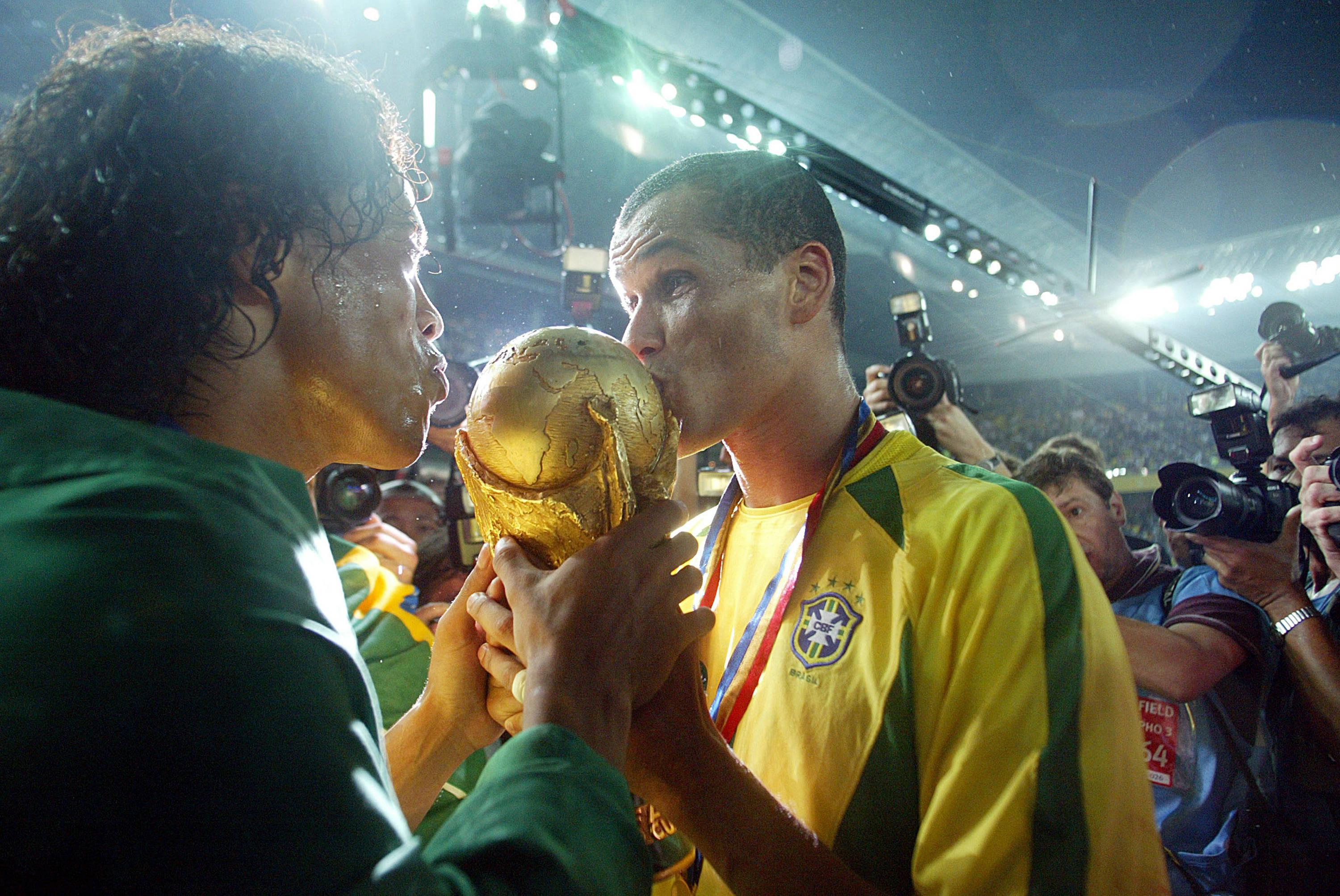 Rivaldo venceu a Bola de Ouro em 1999, a Champions pelo Milan em 2003 e o Mundial 2002 pelo Brasil - Foto: Imago