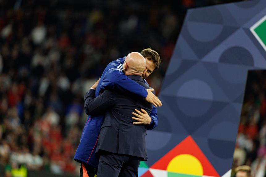 Unai Simón e Luis de la Fuente têm um longo historial de finais e títulos juntos - Foto: IMAGO