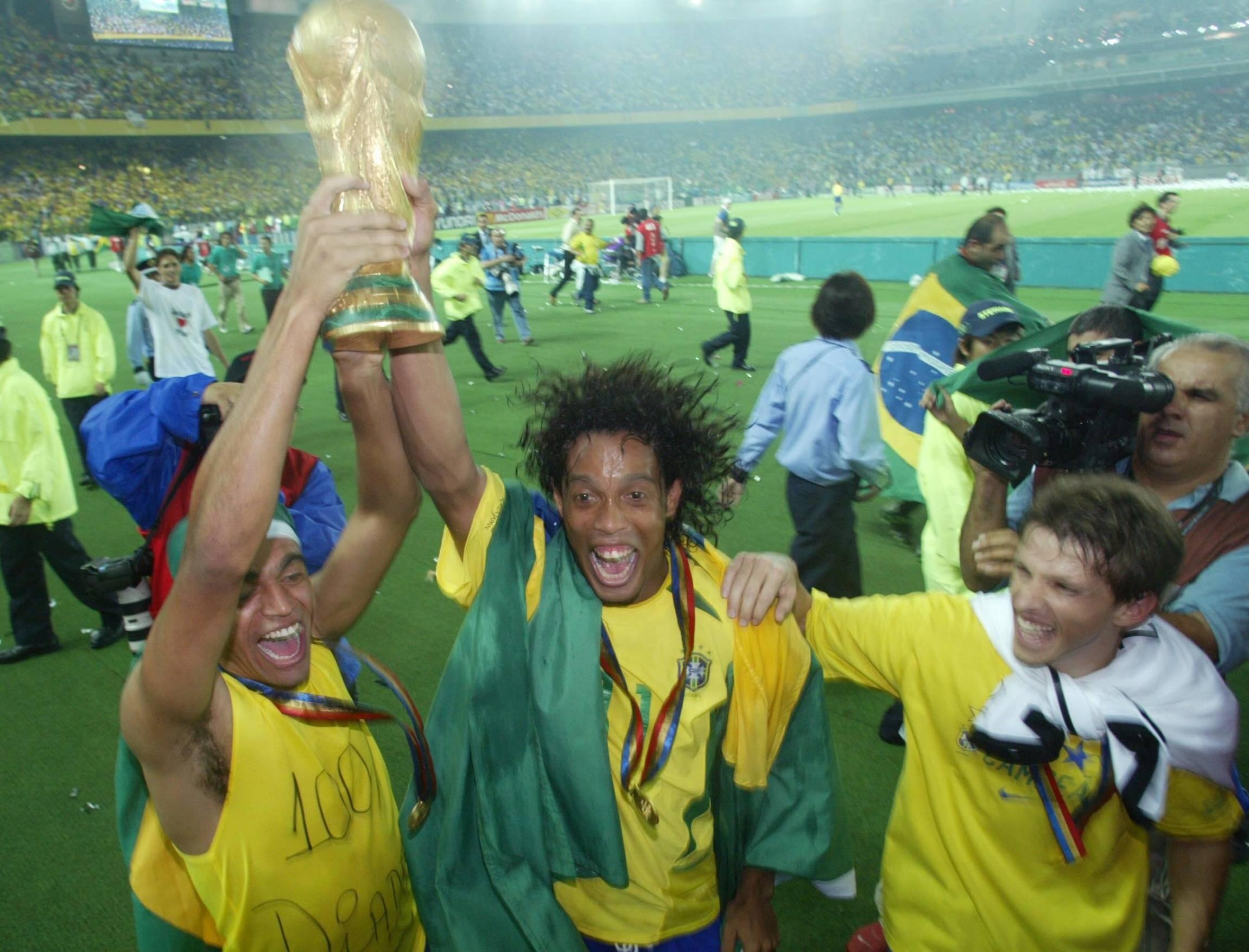 Ronaldinho venceu a Bola de Ouro em 2005, a Champions pelo Barcelona em 2006 e o Mundial 2002 pelo Brasil - Foto: Imago