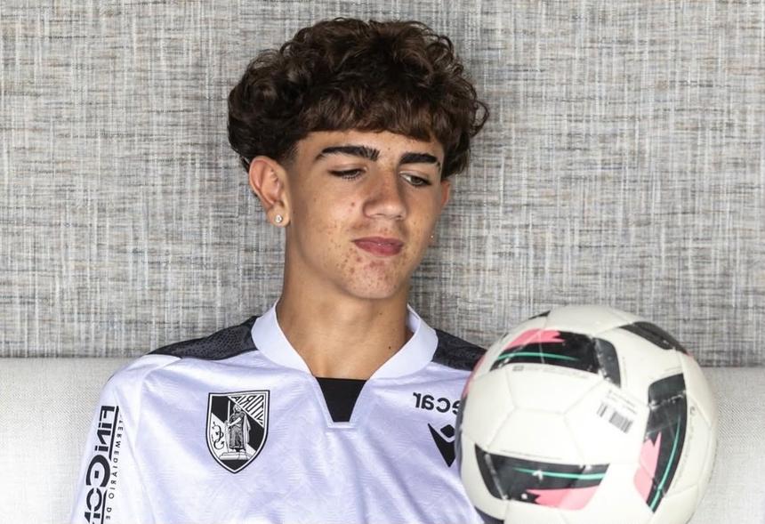 Dinis Pereira, sobrinho de Cristiano Ronaldo, assinou o seu primeiro contrato de formação - Foto: D.R.