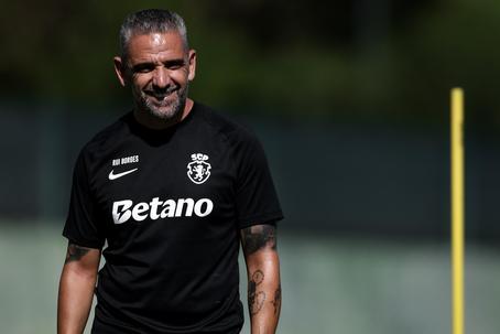 Rui Borges satisfeito após a vitória no primeiro teste de pré-época com a presença de adeptos - Foto: SPORTING CP