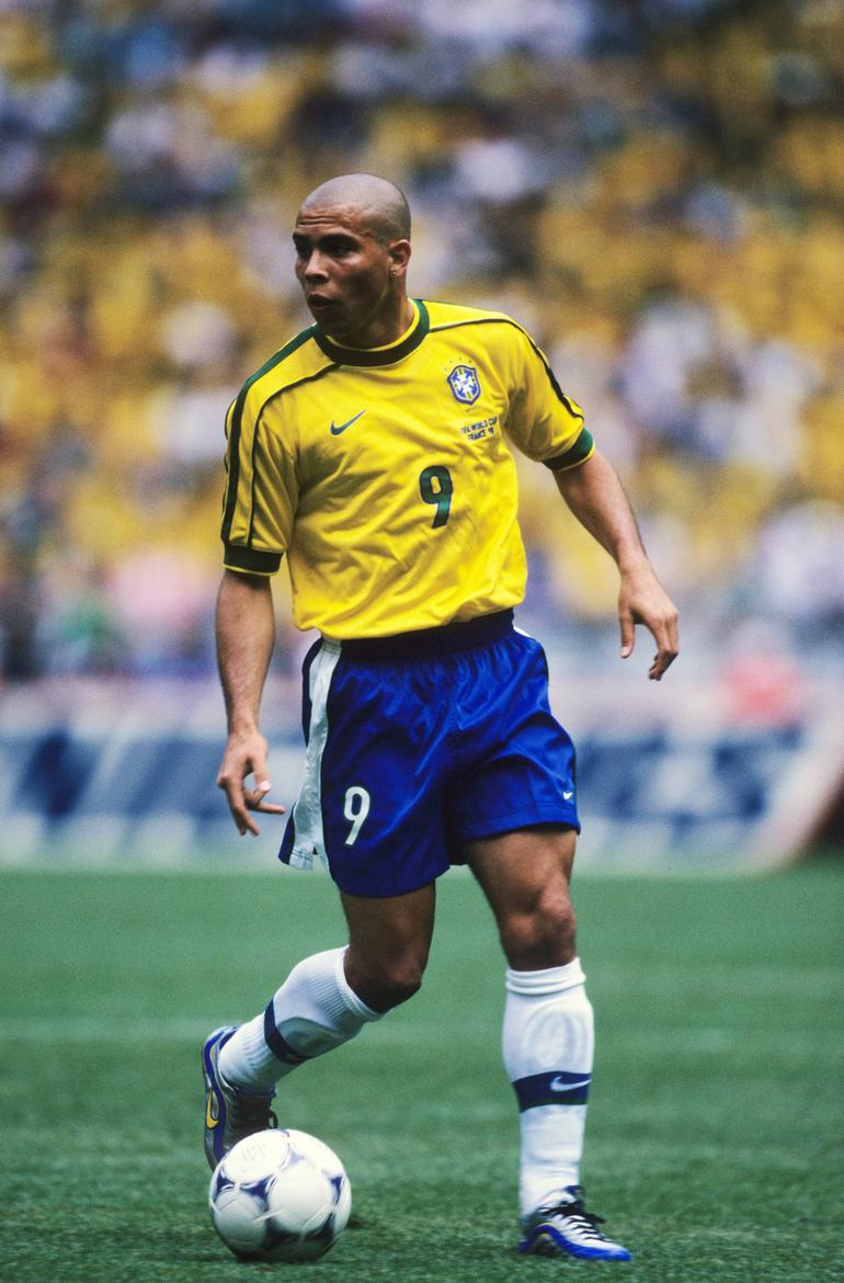 2. Ronaldo - Brasil - 17 anos e 298 dias