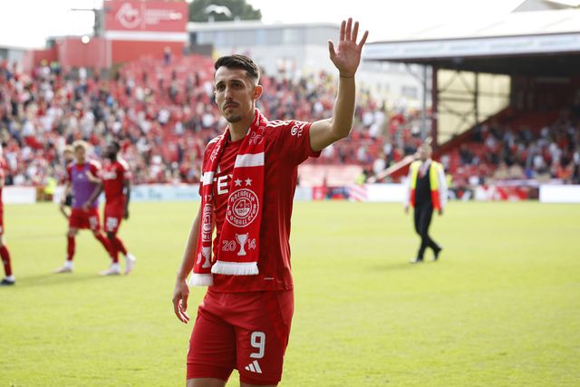 OFICIAL: Girona anuncia o substituto de Dovbyk