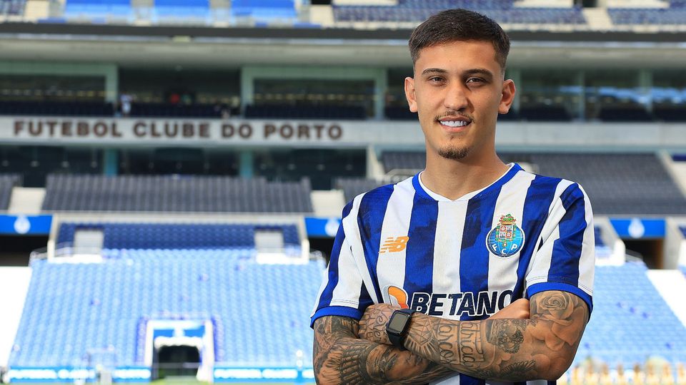 Oficial: FC Porto anuncia reforço para a equipa B