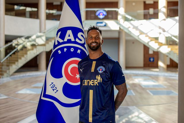 Oficial: Cafú assina pelo Kasimpasa