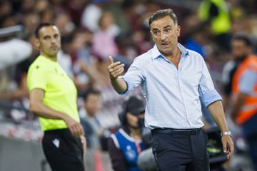 Carvalhal: «Banza? Para jogar aqui é preciso compromisso»