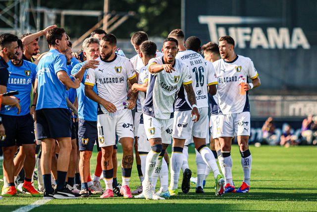Famalicão: vitória na Reboleira permitirá igualar época de regresso à Liga