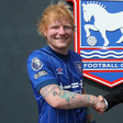 Ed Sheeran torna-se acionista do Ipswich