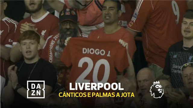 Ao minuto 20, Anfield voltou a homenagear Diogo Jota