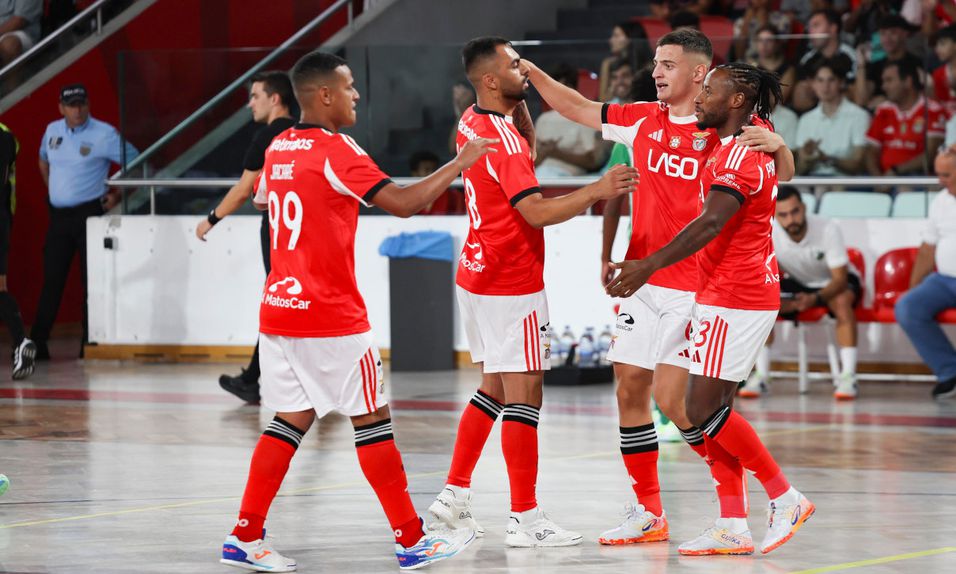 Pany Varela festeja primeiros golos pelo Benfica (Foto: Benfica)