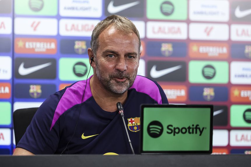 Hansi Flick na conferência de imprensa em antevisão ao jogo com o Mallorca Foto: IMAGO