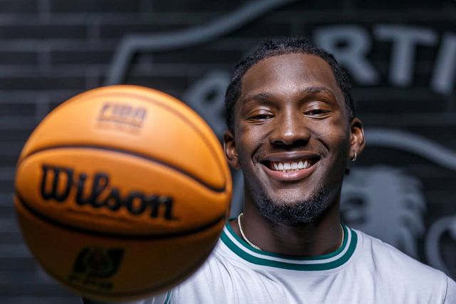 Maleeck Harden-Hayes é reforço do Sporting