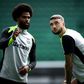 St. Juste com Zeno Debast no treino desta sexta-feira em Alvalade