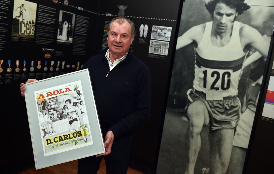 Carlos Lopes durante uma reportagem de A BOLA sobre a inesquecível vitória na maratona