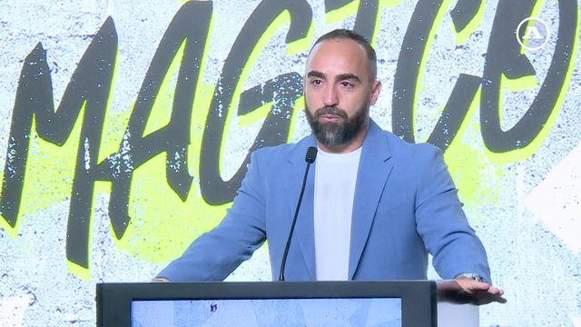 Ricardinho depede-se da quadra de futsal