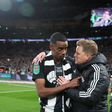Aleksander Isak com Eddie Howe