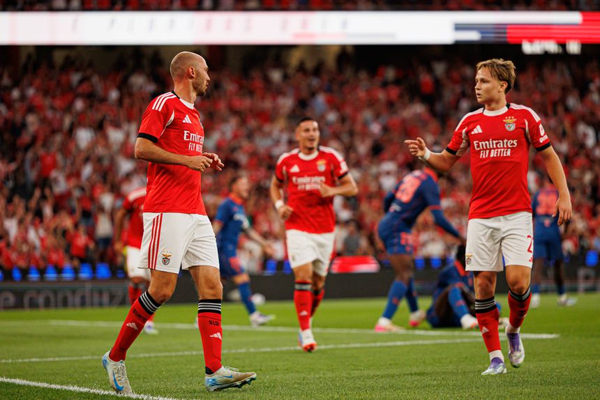 No Estádio da Luz, Fredrik Aursnes e Andreas Schjelderup, autores dos dois golos da partida frente ao Nice, na 3ª ronda eliminatória da Liga dos Campeões.