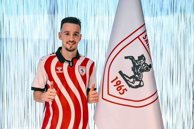 Mercado oficial: formou-se no FC Porto, foi campeão polaco e ruma à Turquia