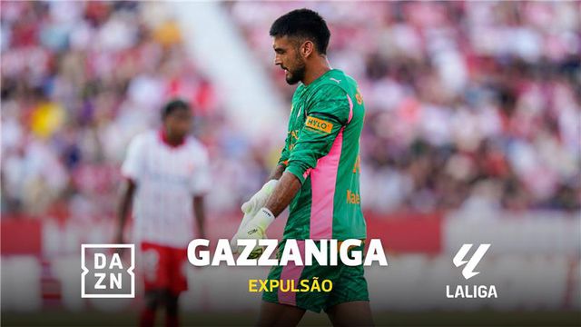 A Gazzaniga não bastava um frango, teve de fazer ainda um penálti e ser expulso