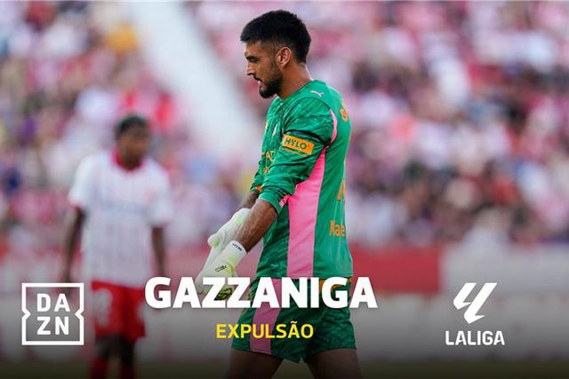 A Gazzaniga não bastava um frango, teve de fazer ainda um penálti e ser expulso