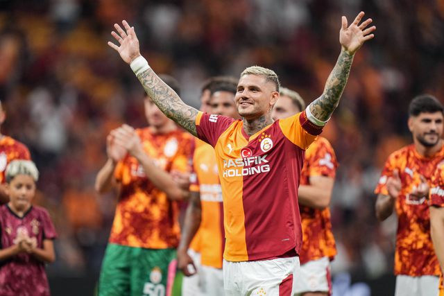 Mauro Icardi festeja vitória sobre o Fatih Karagumruk na liga turca